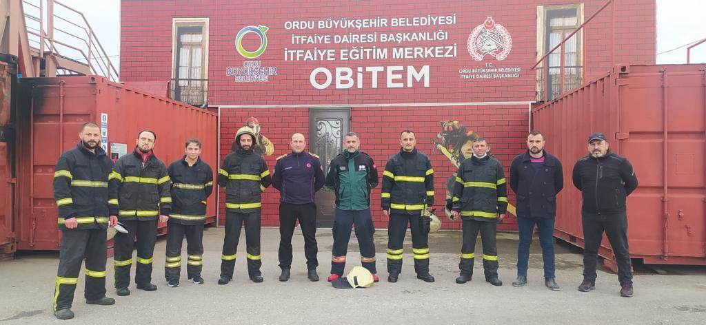 İTFAİYEDEN GÖNÜLLÜ ARAMA KURTARMA EKİBİNE EĞİTİM